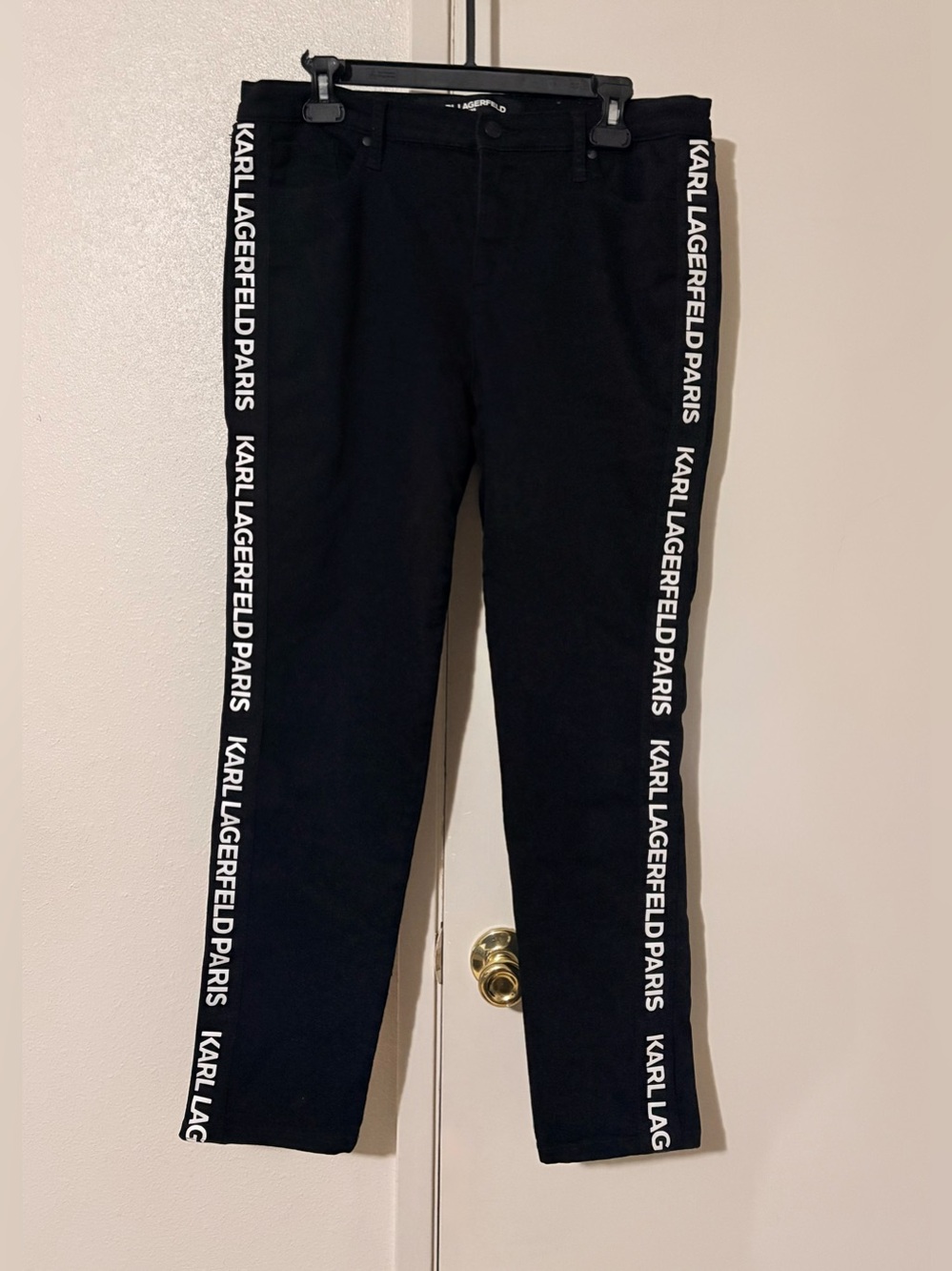 Karl Lagerfeld Paris woman black jeans w/ side seam logo taping size 14